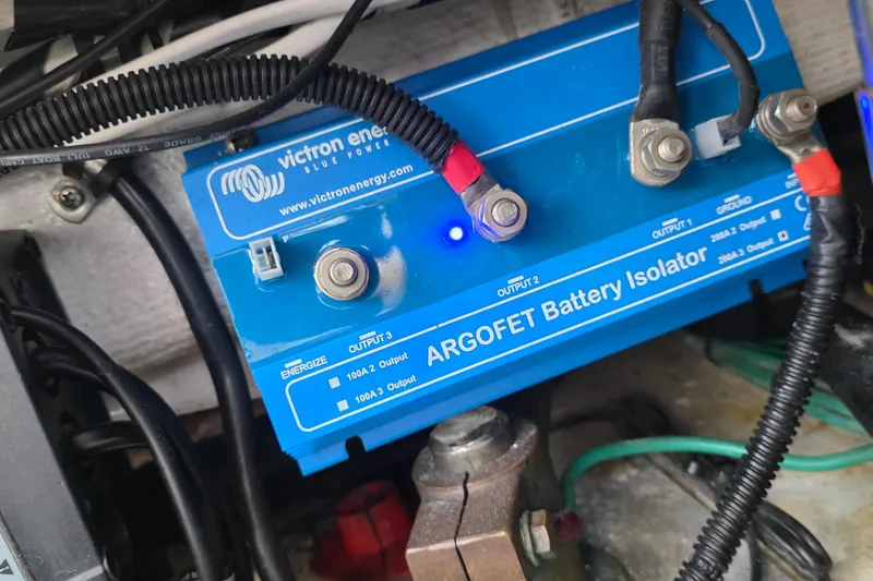 Victron Energy Argofet Battery Isolator in 2001 Cruisers Yachts 340 Express.