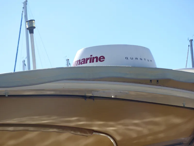 Radar on Cruisers Yachts 340 Express, year 2001.