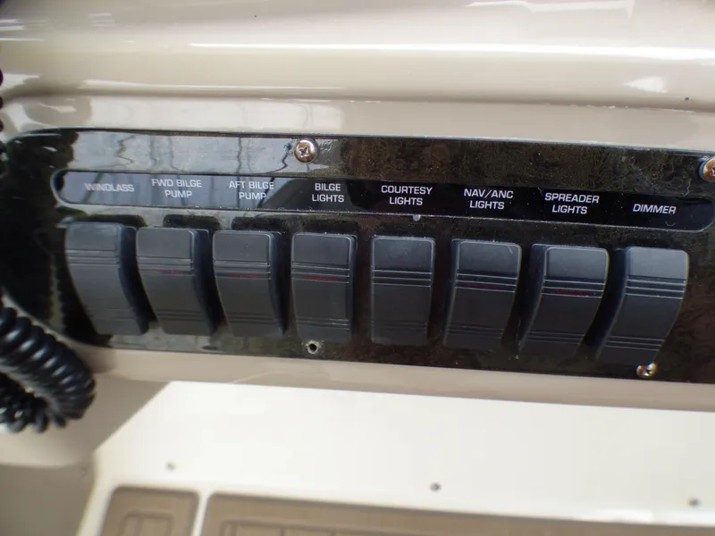 Control panel of 2001 Cruisers Yachts 340 Express.
