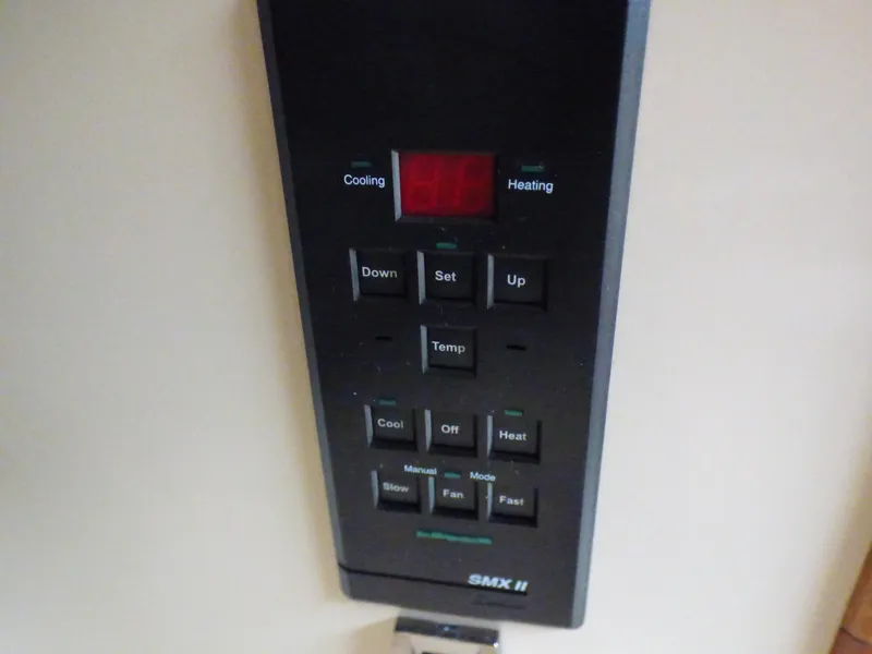 SMX II air conditioning control on 2001 Cruisers Yachts 340 Express.