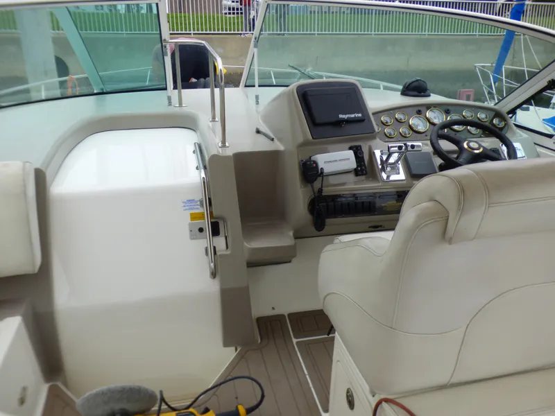 Interior view of a 2001 Cruisers Yachts 340 Express cockpit.