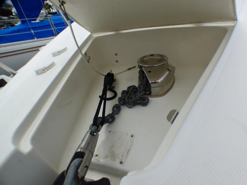 2001 Cruisers Yachts 340 Express