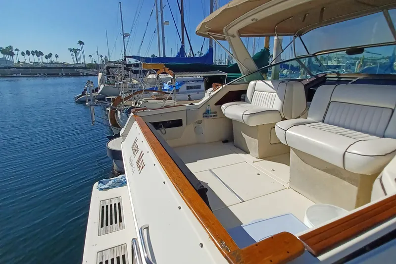 1988 Sea Ray 300 Sundancer