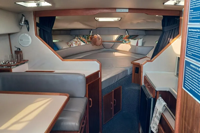 1988 Sea Ray 300 Sundancer