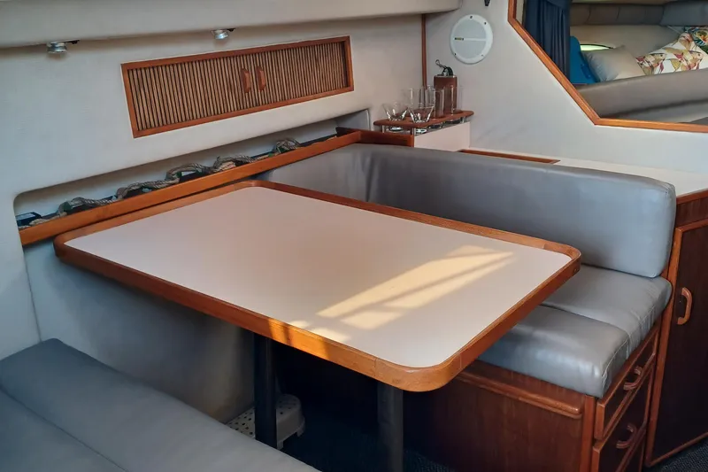 1988 Sea Ray 300 Sundancer