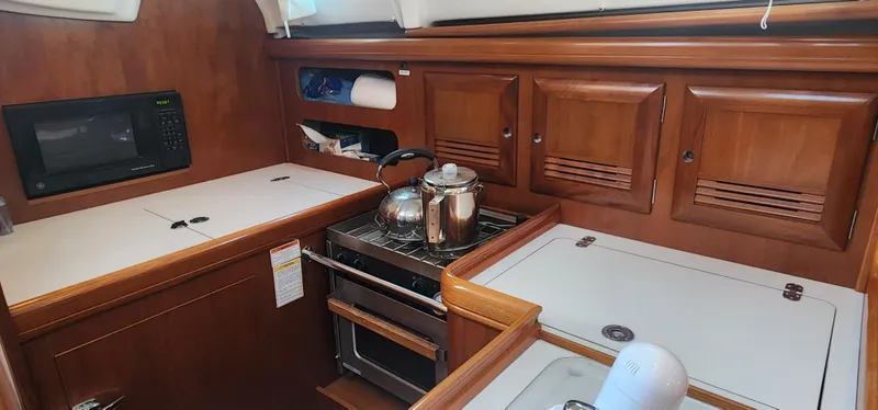 2002 Beneteau 361