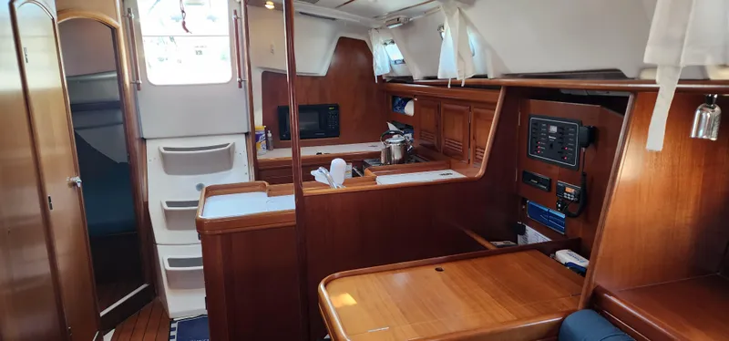 2002 Beneteau 361