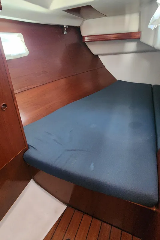 2002 Beneteau 361