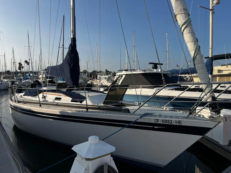 1985 Islander 40