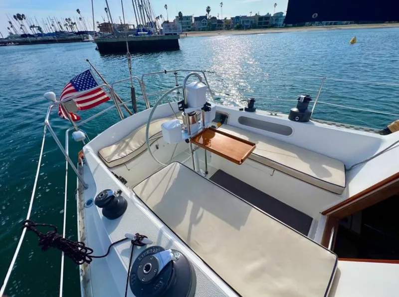 1985 Islander 40
