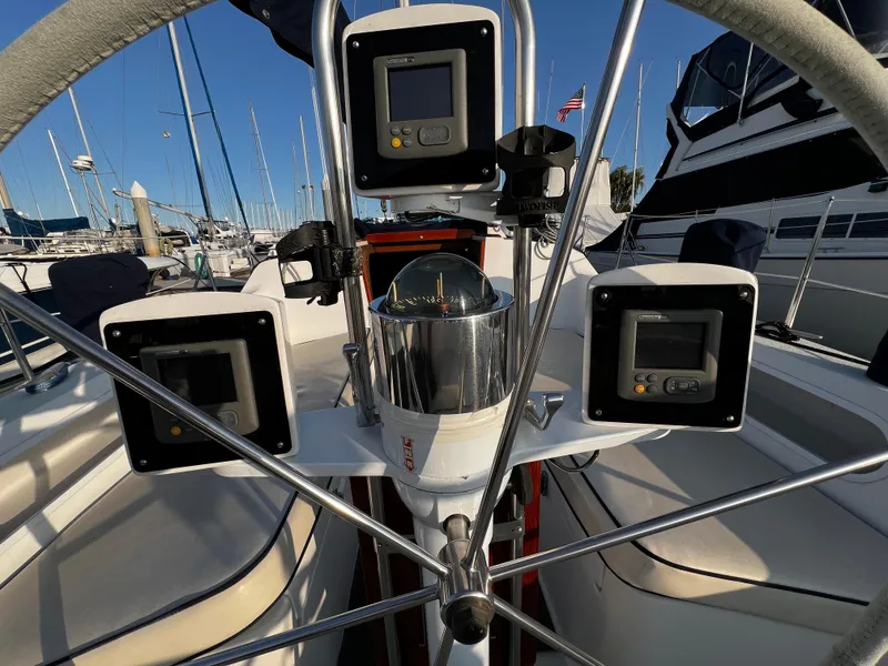 1985 Islander 40
