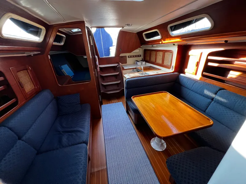 1985 Islander 40