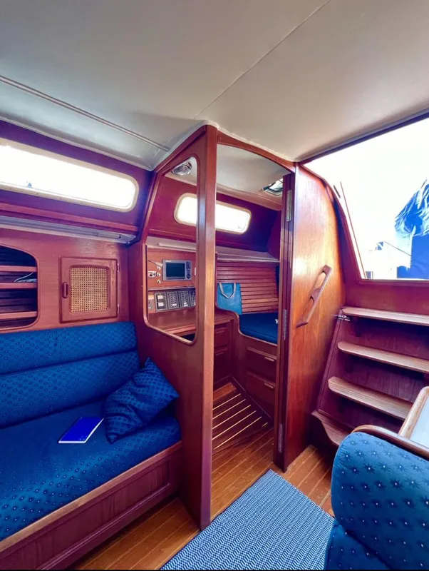1985 Islander 40