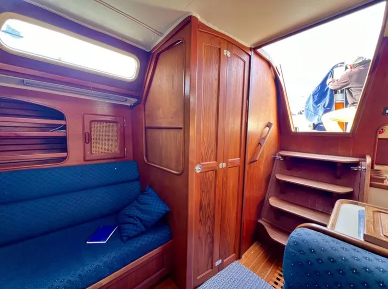 1985 Islander 40