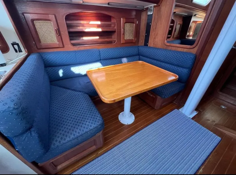 1985 Islander 40