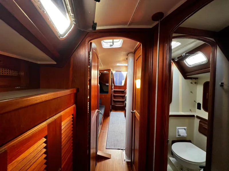 1985 Islander 40