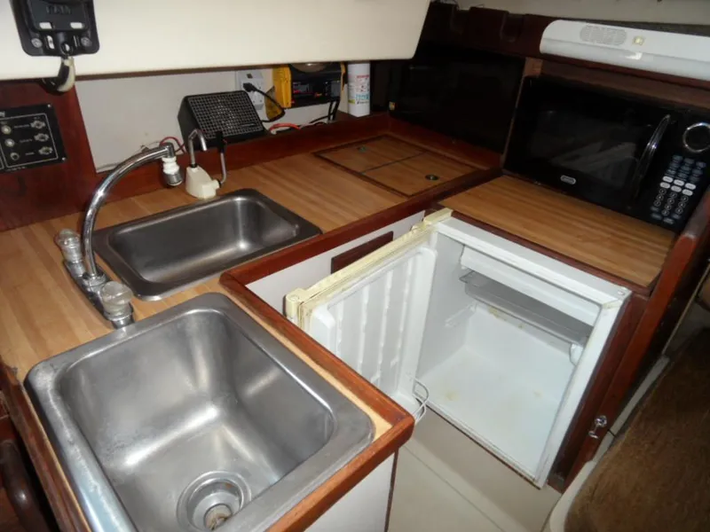 1980 Oday 37 Center Cockpit Sloop