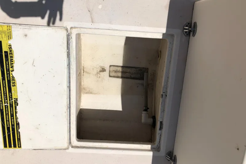 Fish hold