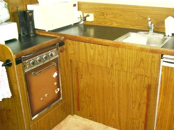 1975 Chris-Craft Catalina Double Cabin