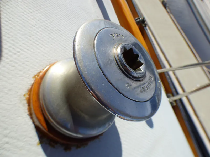 Winch on Cabin Top