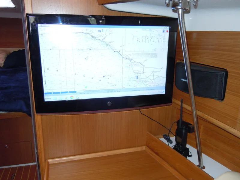 TV/Nav station repeater