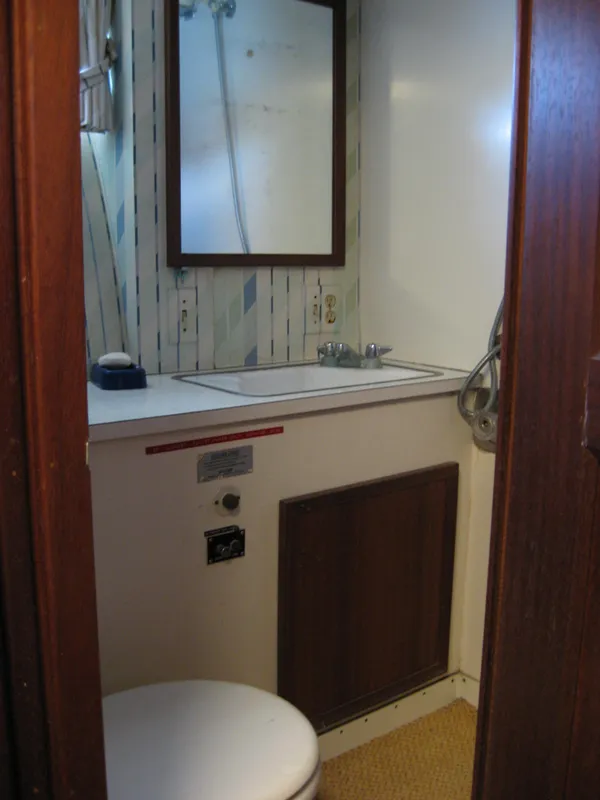 Guest Head Compartment
