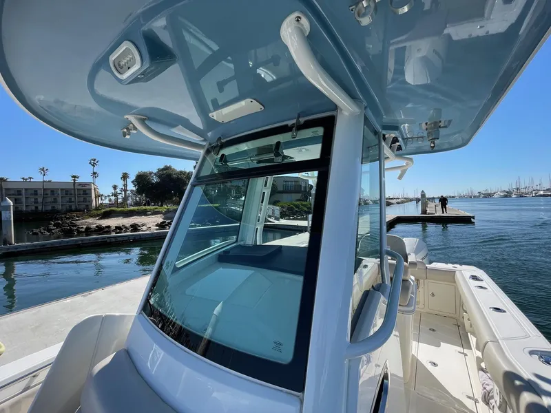 2020 Boston Whaler 250 Outrage