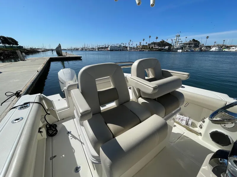 2020 Boston Whaler 250 Outrage