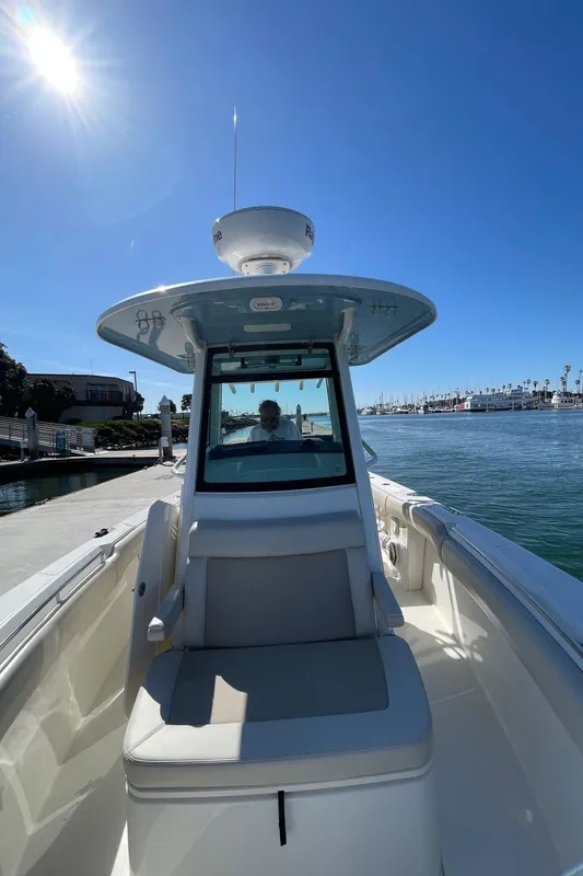2020 Boston Whaler 250 Outrage