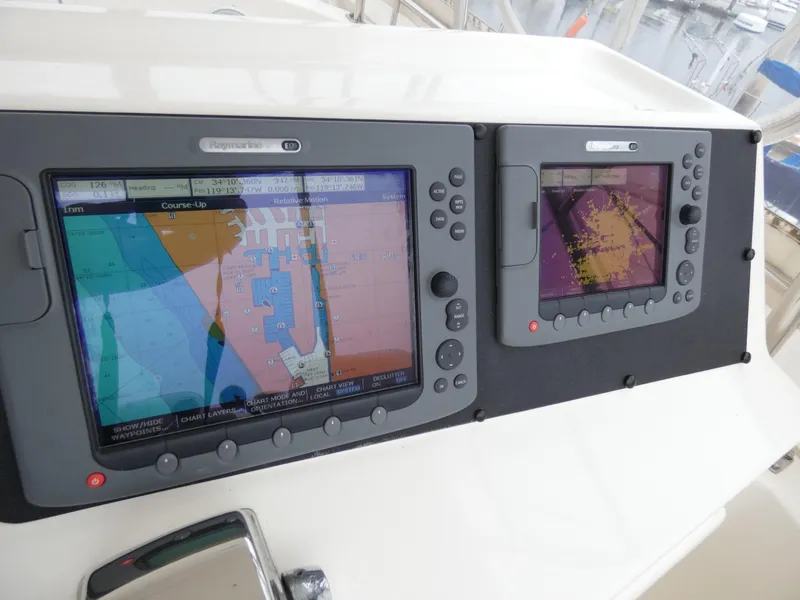 C120 Chartplotter and Fishfinder and C80 Radar