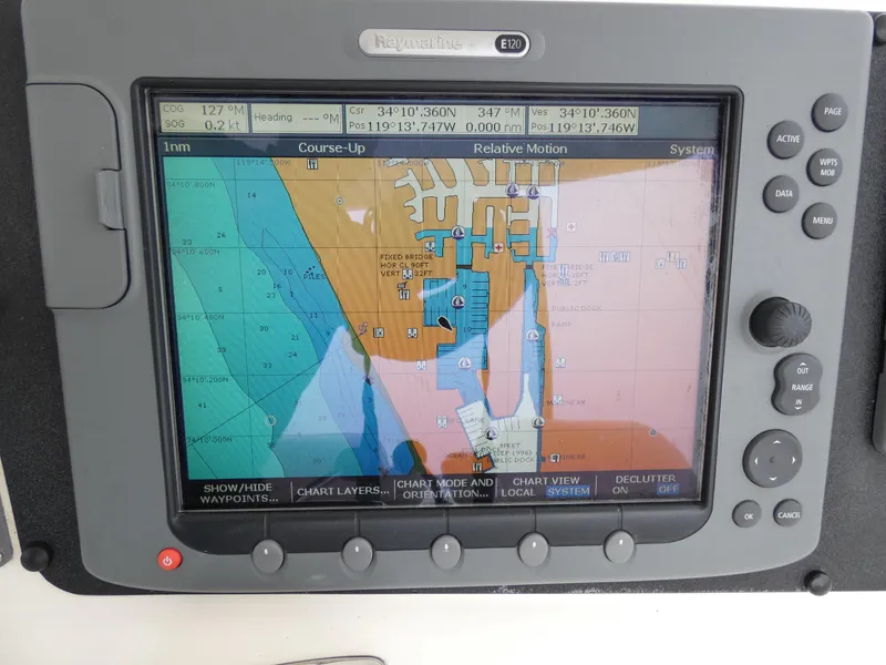 C120 Chartplotter and Fishfinder