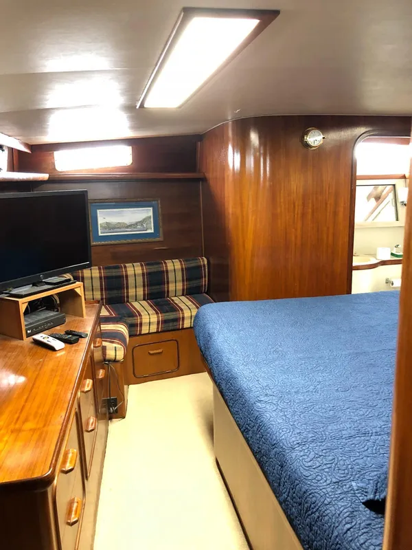 1986 Gulfstar 49 Motoryacht Stabilized