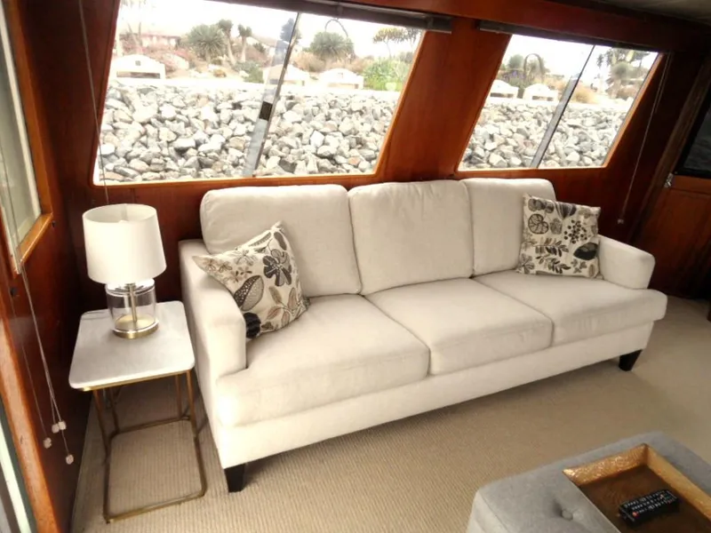 1986 Gulfstar 49 Motoryacht Stabilized