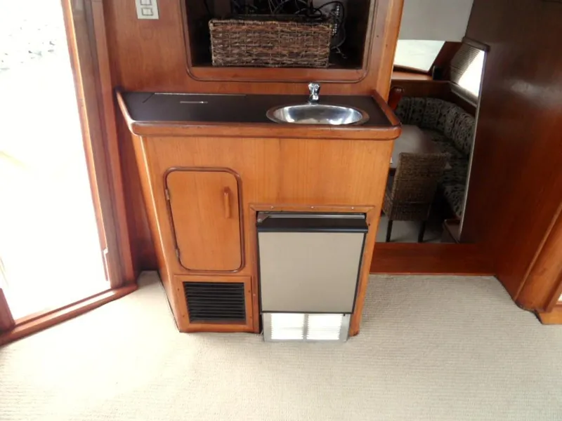 1986 Gulfstar 49 Motoryacht Stabilized