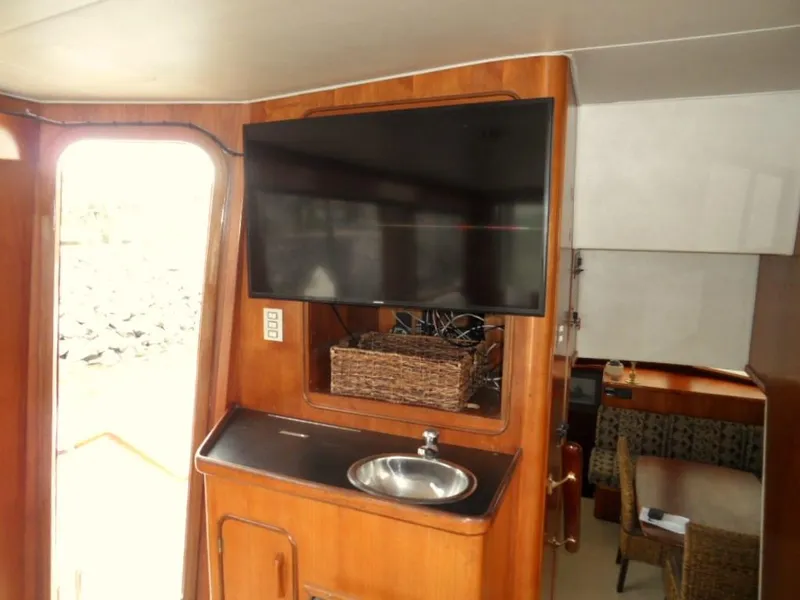 1986 Gulfstar 49 Motoryacht Stabilized