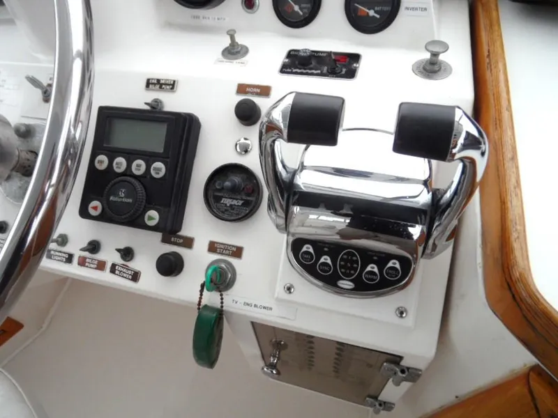 1986 Gulfstar 49 Motoryacht Stabilized