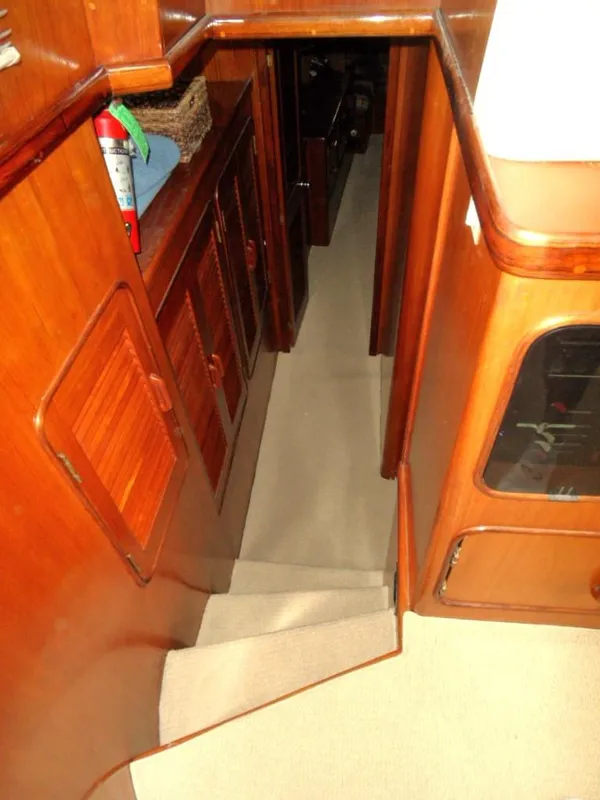 1986 Gulfstar 49 Motoryacht Stabilized