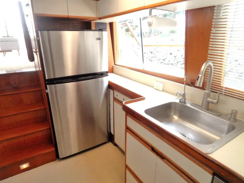 1986 Gulfstar 49 Motoryacht Stabilized