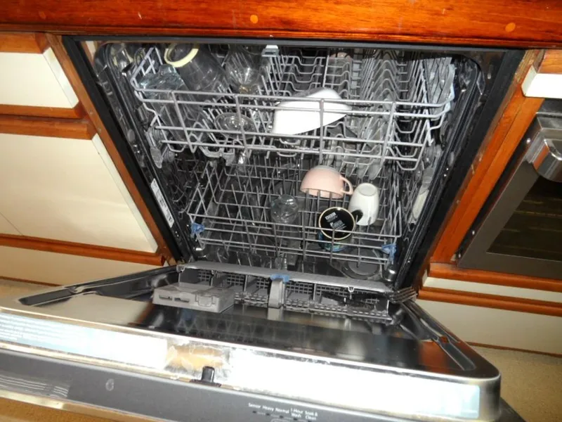 1986 Gulfstar 49 Motoryacht Stabilized
