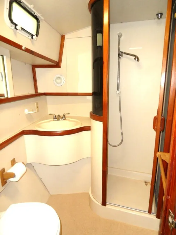 1986 Gulfstar 49 Motoryacht Stabilized