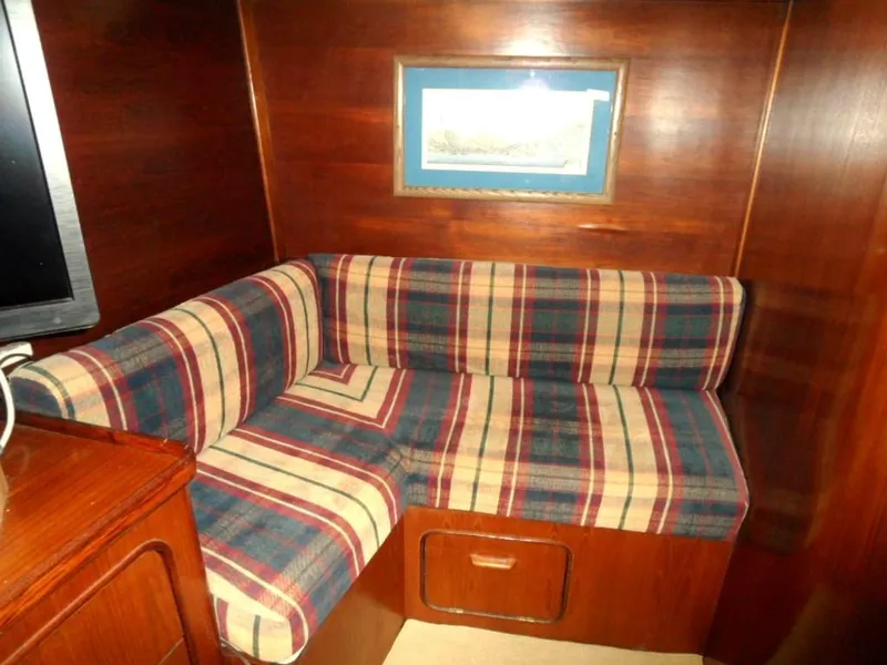 1986 Gulfstar 49 Motoryacht Stabilized