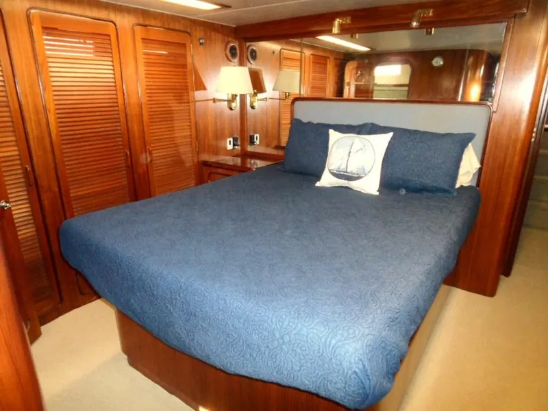 1986 Gulfstar 49 Motoryacht Stabilized