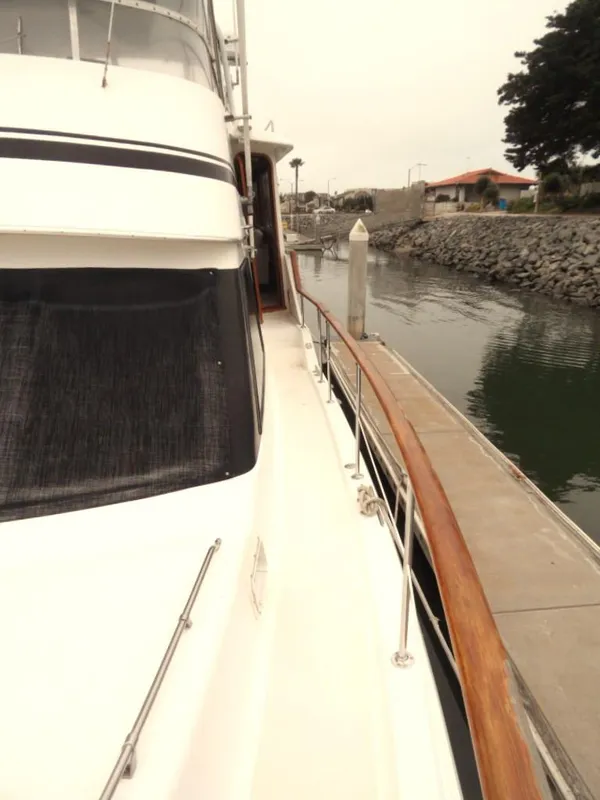 1986 Gulfstar 49 Motoryacht Stabilized
