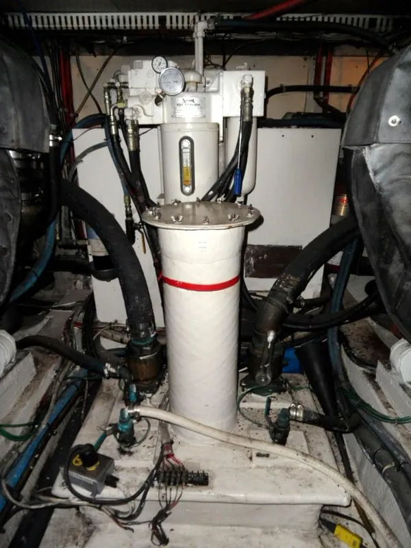 1986 Gulfstar 49 Motoryacht Stabilized