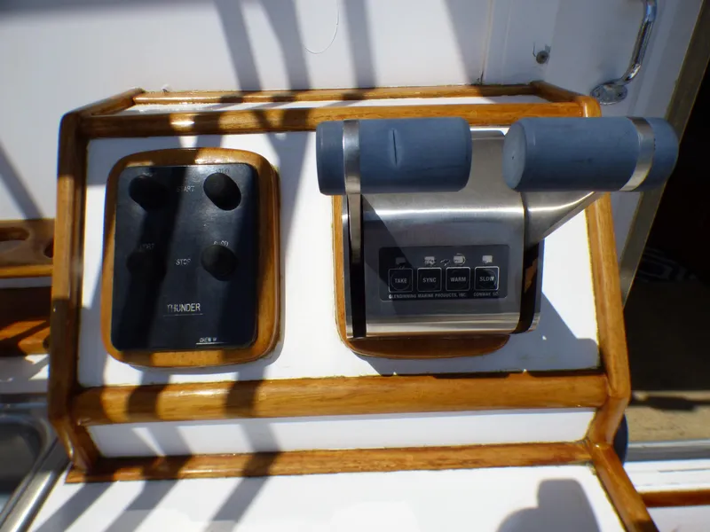1979 Chris-Craft 45 Commander Sport Fisherman