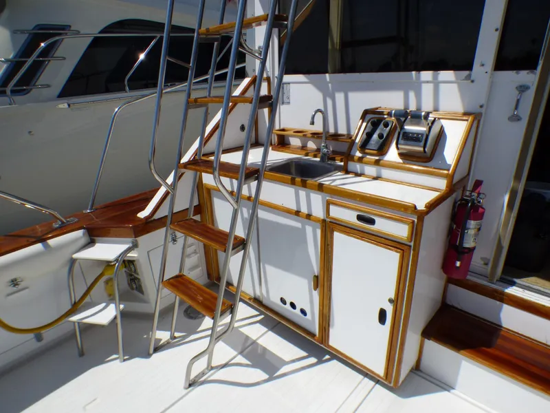 1979 Chris-Craft 45 Commander Sport Fisherman