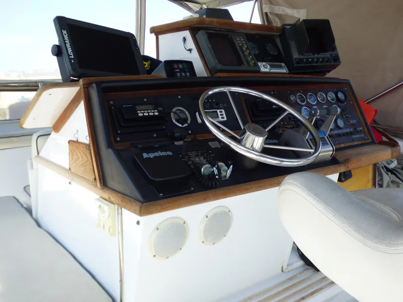 1979 Chris-Craft 45 Commander Sport Fisherman