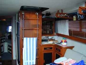 1989 Carver 3297 Mariner