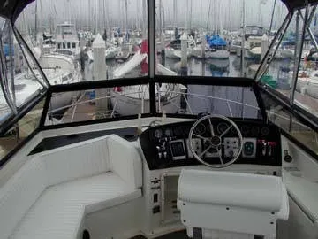 1989 Carver 3297 Mariner
