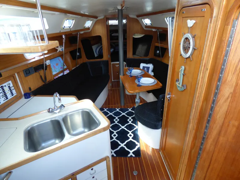 1996 Catalina 320